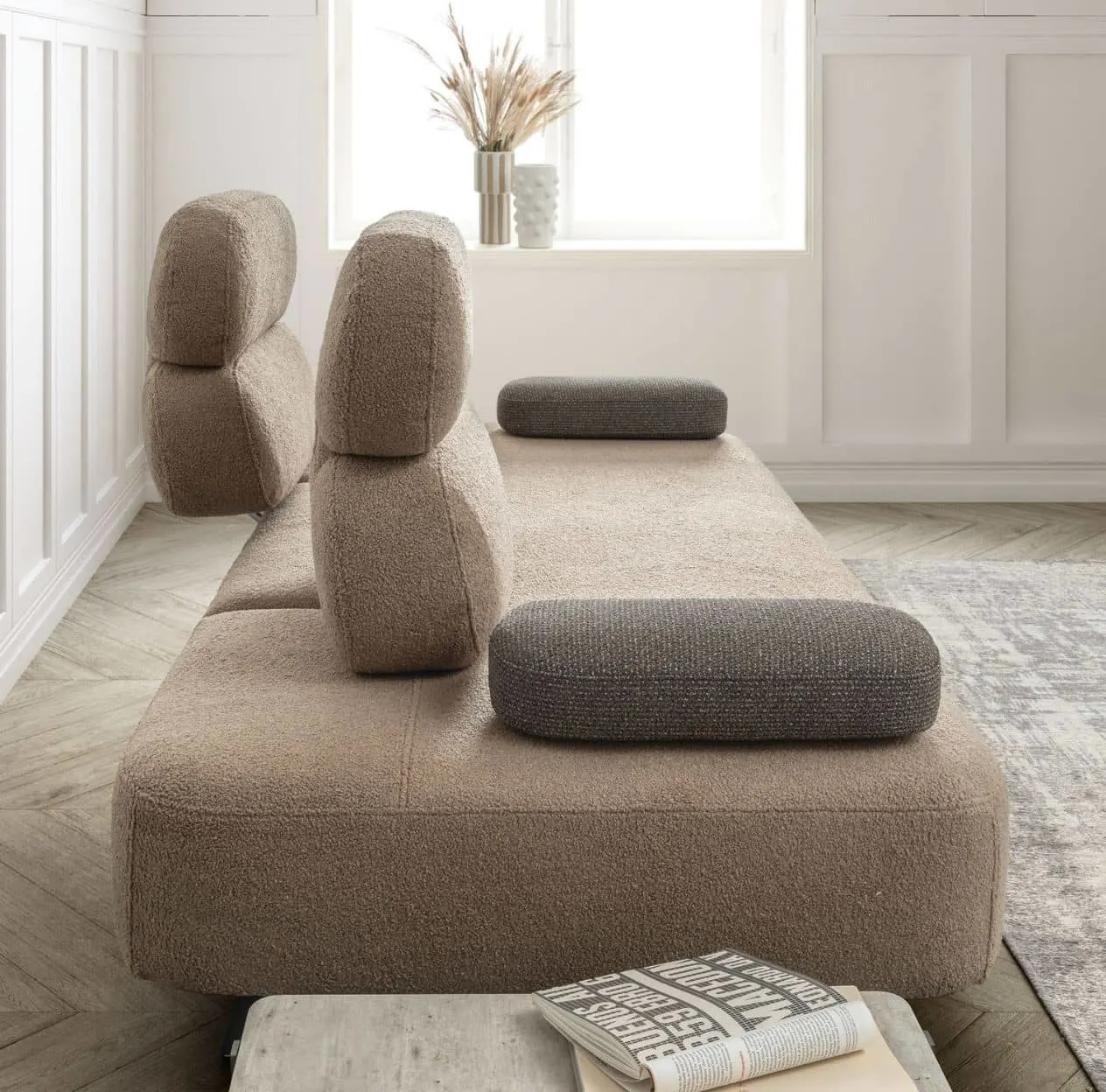 complementi d'arredo: dettaglio divano imbottito